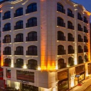 Darkmen Hotel
